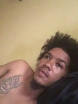 Snapshot of lionheart05 chatting on 02-14-25, 06:45 lionheart05 online show from 02-14-25, 06:45