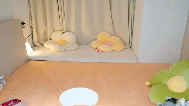 Eimile online show from 12-16-24, 06:05