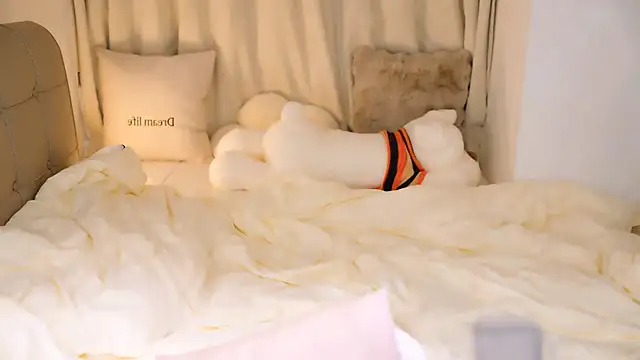 Eimile online show from 11-15-25, 03:30