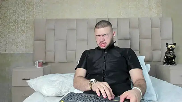 MaximusDick1  online show from 10-11-25, 03:28