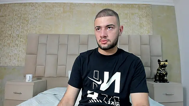 MaximusDick1  online show from 10-12-25, 03:49