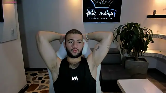 MaximusDick1  online show from 11-06-25, 03:40