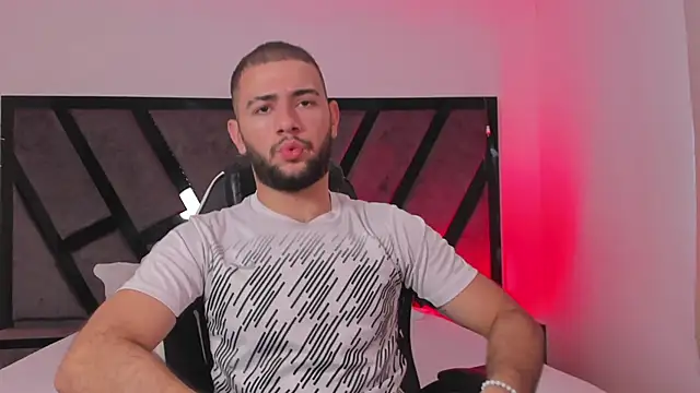 MaximusDick1  online show from 02-06-26, 12:30