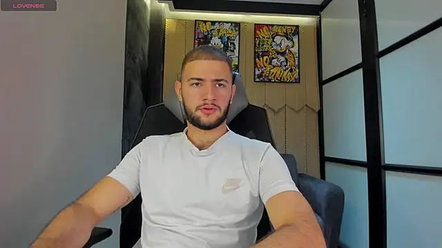 MaximusDick1  online show from 02-17-26, 12:23