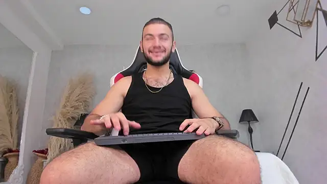 MaximusDick1  online show from 05-17-26, 12:12