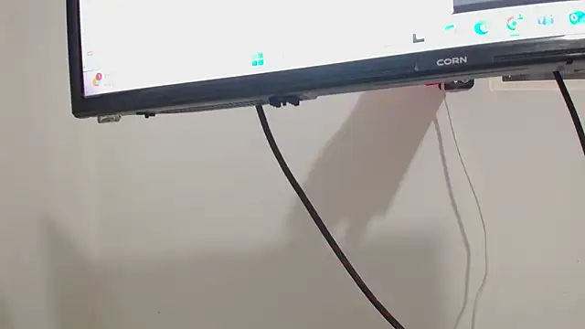 issa kitty online show from 02-05-25, 04:47