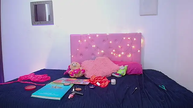 issa kitty online show from 02-18-25, 11:41