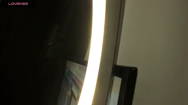 issa kitty online show from 10-28-25, 07:16