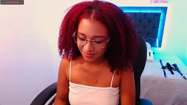 Lorena Vieira  online show from 01-13-25, 04:51