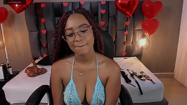 Lorena Vieira  online show from 02-12-25, 08:07