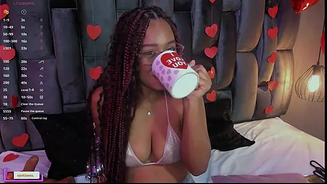 Lorena Vieira  online show from 02-13-25, 10:54