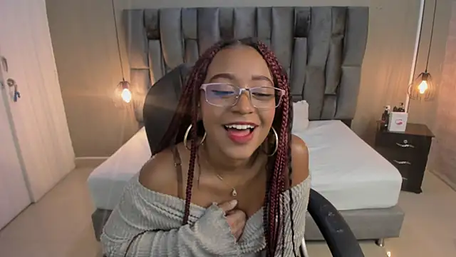 Lorena Vieira  online show from 03-12-25, 11:12