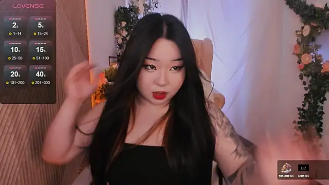 Snapshot of mei_honey_ chatting on 02-06-25, 05:35 mei honey  online show from 02-06-25, 05:35