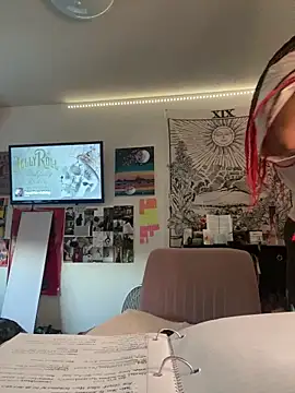 Snapshot of Ectorius chatting on 09-16-25, 12:11 Ectorius online show from 09-16-25, 12:11