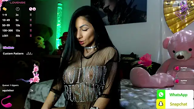 Snapshot of EvelynAisha chatting on 01-25-25, 04:46 EvelynAisha online show from 01-25-25, 04:46