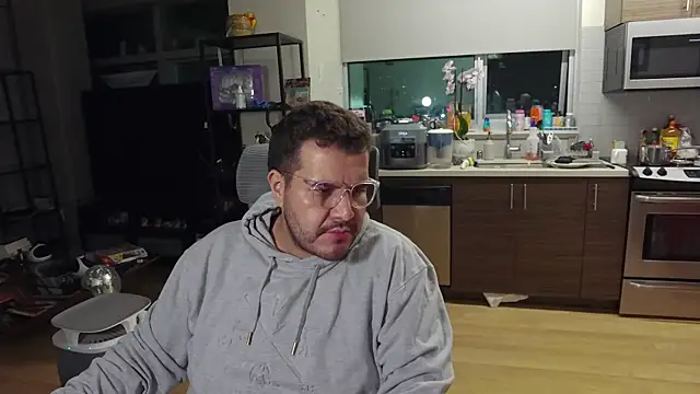 Snapshot of bearcloudcomputa chatting on 12-29-24, 05:53 bearcloudcomputa online show from 12-29-24, 05:53