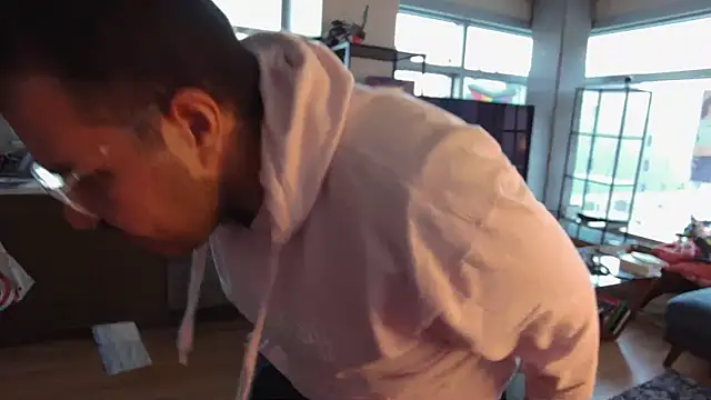 Snapshot of bearcloudcomputa chatting on 12-30-24, 12:11 bearcloudcomputa online show from 12-30-24, 12:11