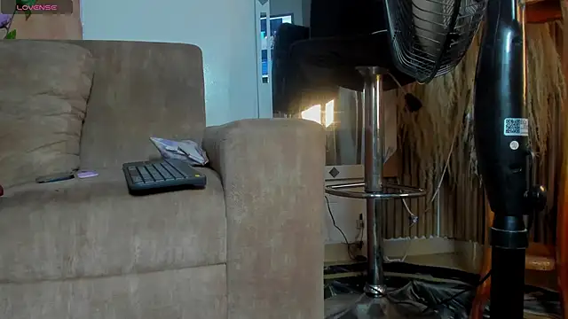 adhara hotter online show from 10-25-25, 07:41