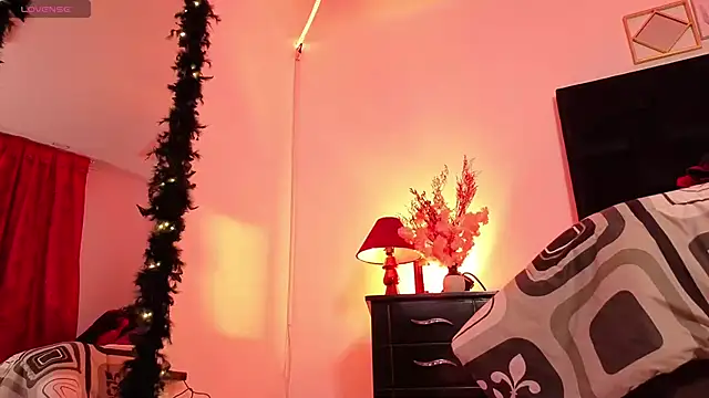 Pauilina online show from 12-15-24, 01:35