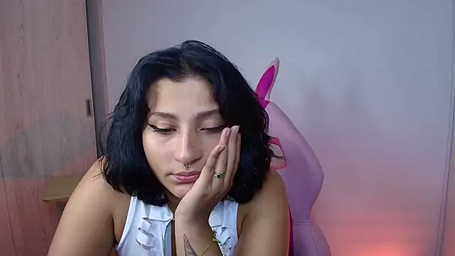 Pauilina online show from 01-19-25, 01:21