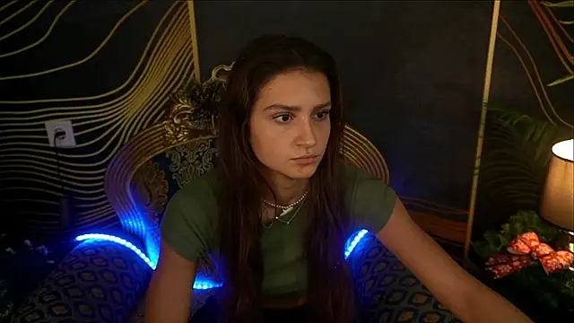 ValeryRoyale online show from 12-18-24, 02:17