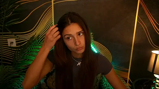 ValeryRoyale online show from 03-18-25, 02:15