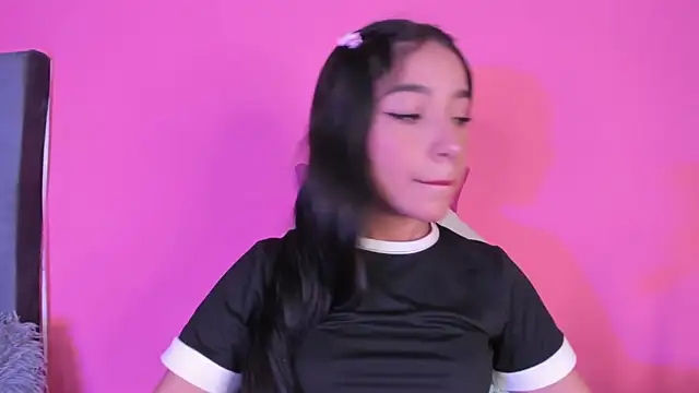 Snapshot of Mereo_leona chatting on 12-10-24, 10:47 Mereo leona online show from 12-10-24, 10:47