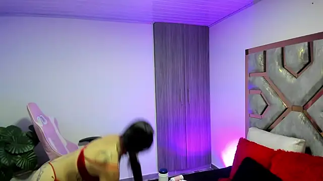 BRITHANY SPARK online show from 02-06-25, 07:18