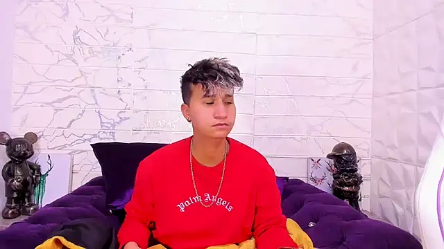 Im Milan Rs online show from 02-19-25, 06:44