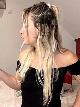 carlaaa online show from 10-12-25, 08:24