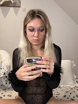 carlaaa online show from 10-30-25, 08:53