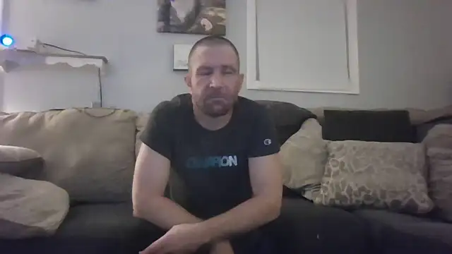 Snapshot of Edward_LongCock chatting on 12-17-24, 04:45 Edward LongCock online show from 12-17-24, 04:45