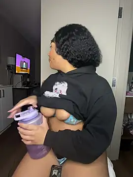 Snapshot of dvtbvby chatting on 02-18-25, 09:10 dvtbvby online show from 02-18-25, 09:10