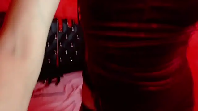 Ambar Roux  online show from 02-05-25, 04:58