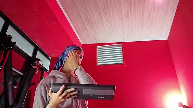 Ambar Roux  online show from 02-02-26, 07:56