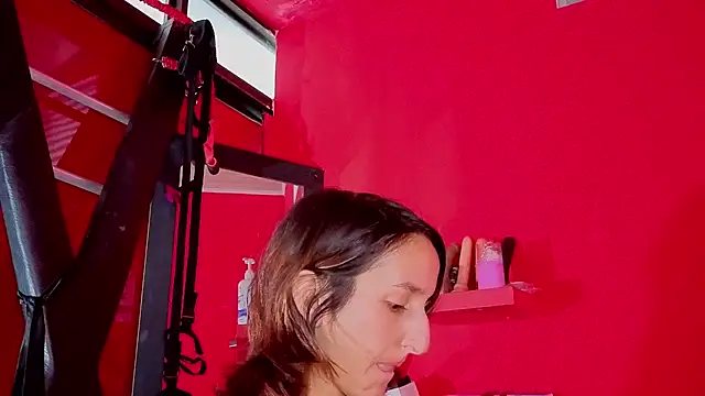 Ambar Roux  online show from 05-07-26, 03:28