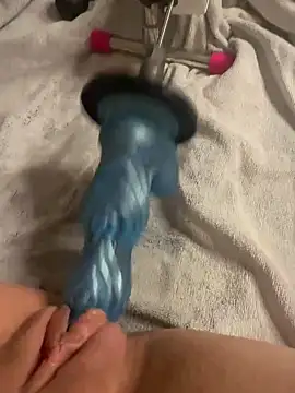 Snapshot of luisa1 chatting on 12-17-25, 08:15 luisa1 online show from 12-17-25, 08:15