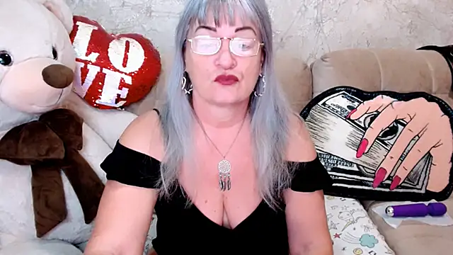 Snapshot of SiberiabBerry chatting on 11-13-25, 11:58 SiberiabBerry online show from 11-13-25, 11:58