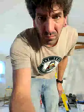 Snapshot of StrokeKing42 chatting on 12-04-24, 07:01 StrokeKing42 online show from 12-04-24, 07:01