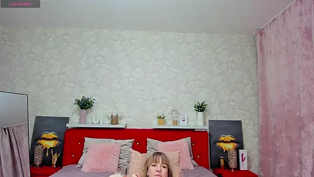 Snapshot of KattyPeachX chatting on 06-02-26, 01:07 KattyPeachX online show from 06-02-26, 01:07