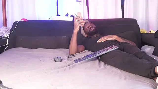 MacTroy online show from 10-05-25, 04:27