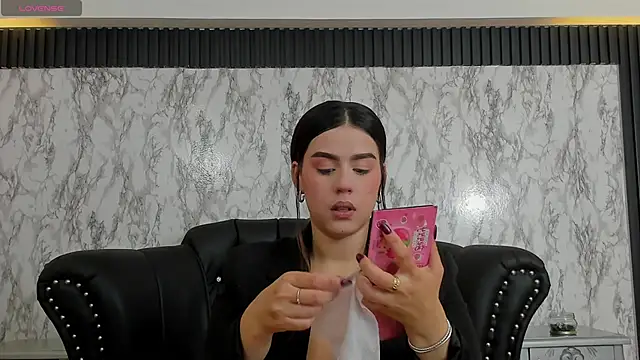 Miamontoya online show from 01-18-25, 02:44