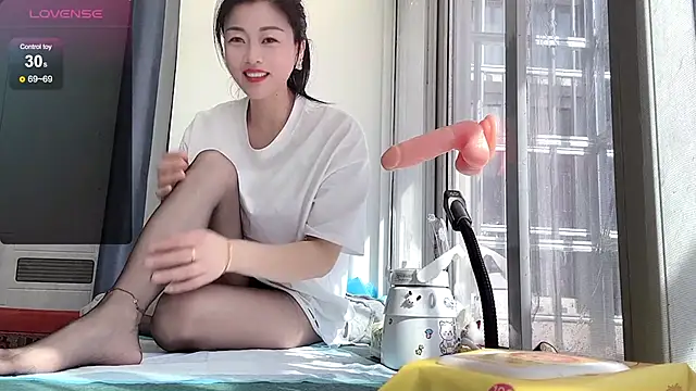 QianF-666 online show from 02-10-25, 05:03