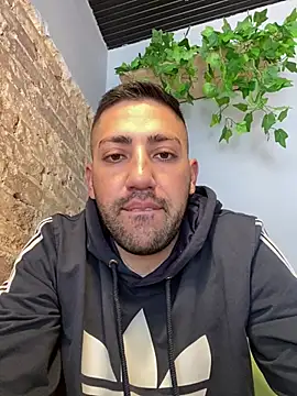 JuanZapata33 online show from 12-26-24, 07:27