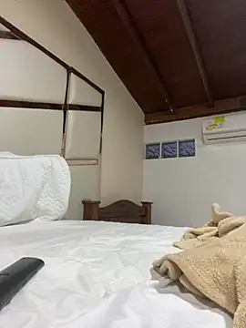 JuanZapata33 online show from 03-21-25, 11:34