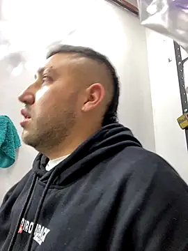 JuanZapata33 online show from 09-19-25, 11:05