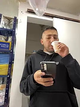 JuanZapata33 online show from 10-01-25, 06:25