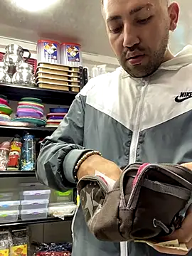 JuanZapata33 online show from 11-15-25, 09:54