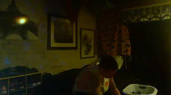 Snapshot of Gman143187 chatting on 02-15-25, 01:31 Gman143187 online show from 02-15-25, 01:31