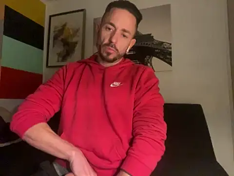 Snapshot of Gman143187 chatting on 12-17-25, 05:30 Gman143187 online show from 12-17-25, 05:30